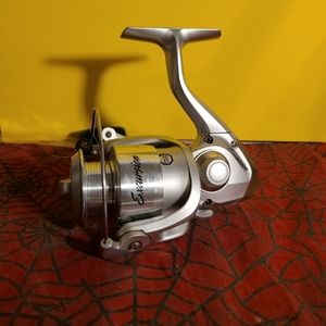 Shakespeare excursion reel gear radio 5 2.1 reel. See pictures for more details.